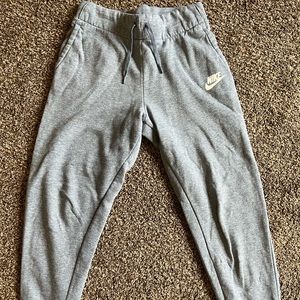 Girls Nike Sweatpants